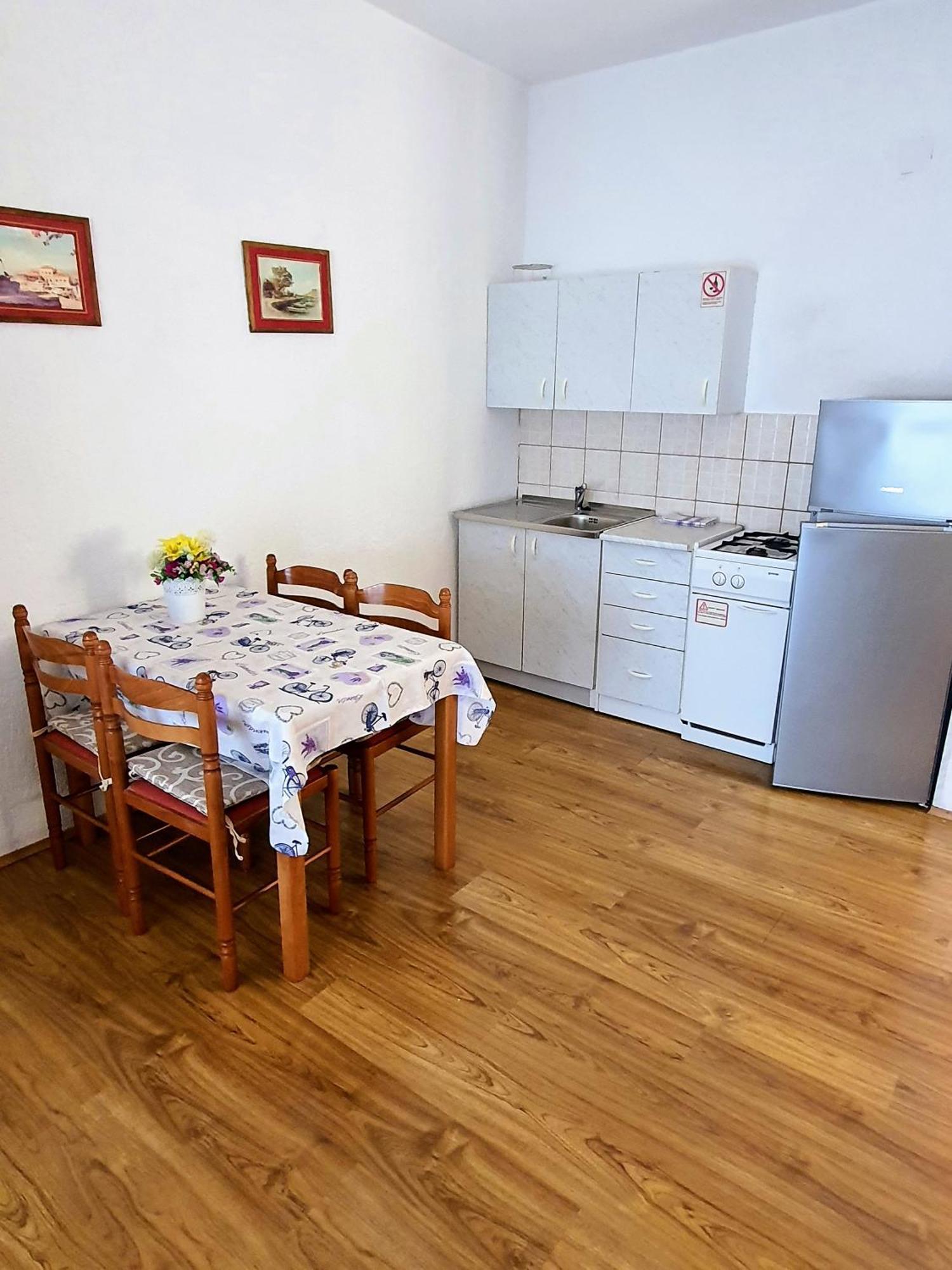 Apartments - Buffet 2B Sveti Juraj Phòng bức ảnh